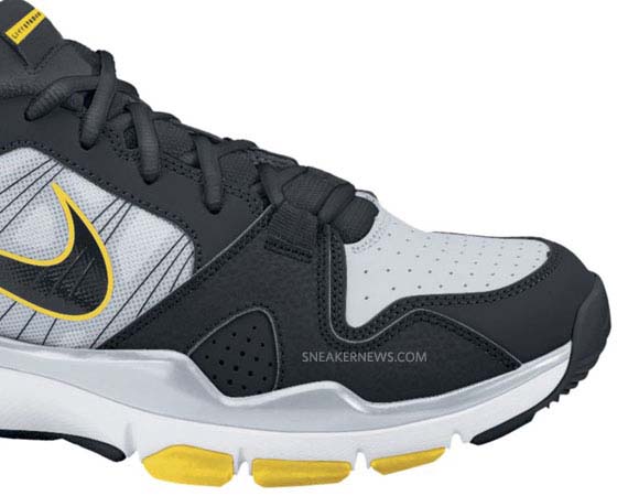 Nike Trainer 12 Low Livestrong 03