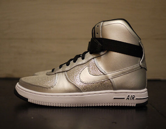 Nike WMNS Air Feather High Premium – Metallic Gold + Metallic