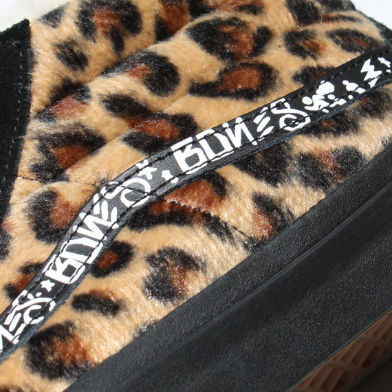 WTAPS x Vans Syndicate Sk8-Mid Leopard Sherpa