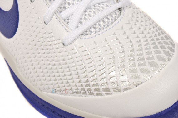 Nike Zoom Kobe Venomenon – White – Concord | Available