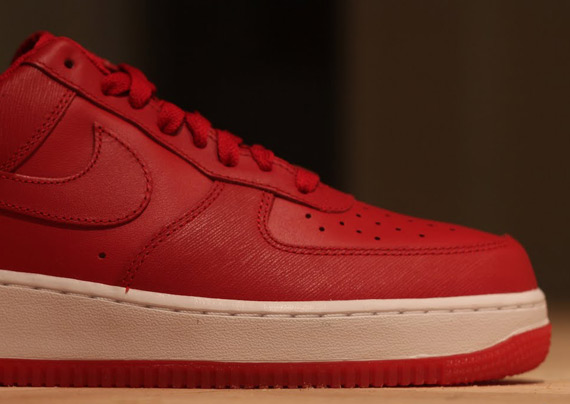 Nike Air Force 1 Low ’07 – Valentine’s Day 2011 | Available on eBay ...