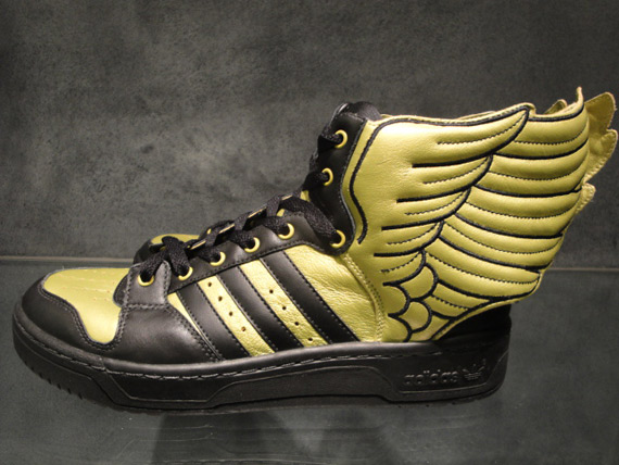 Jeremy Scott x adidas Originals Wings 2.0 Black – - SneakerNews.com