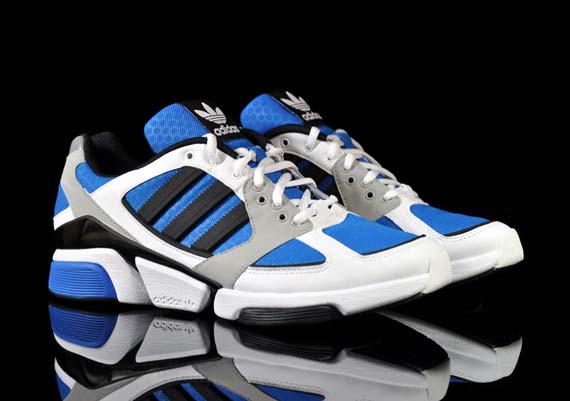 adidas torsion blue and white