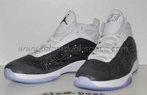 Air Jordan 2011 White Black New Images 03