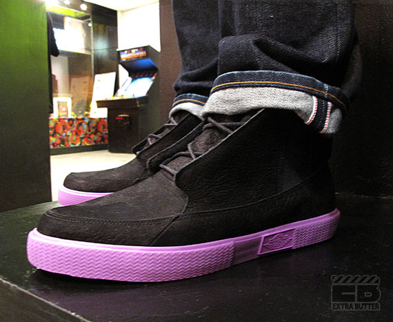 Jordan V2 Grown Black Bright Violet Spark Extra Butter 02