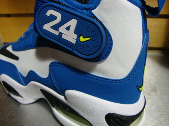 Nike Air Griffey Max 1 Gs Blue Volt Available 01