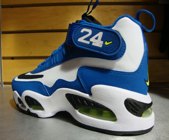 Nike Air Griffey Max 1 Gs Blue Volt Available 05