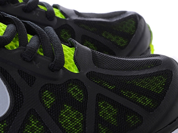 Nike Air Max 2011+ – Black – Volt | Available Early