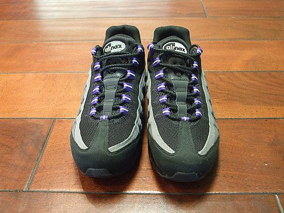 Nike Air Max 95 Black Grey Purple Jan 2011 01