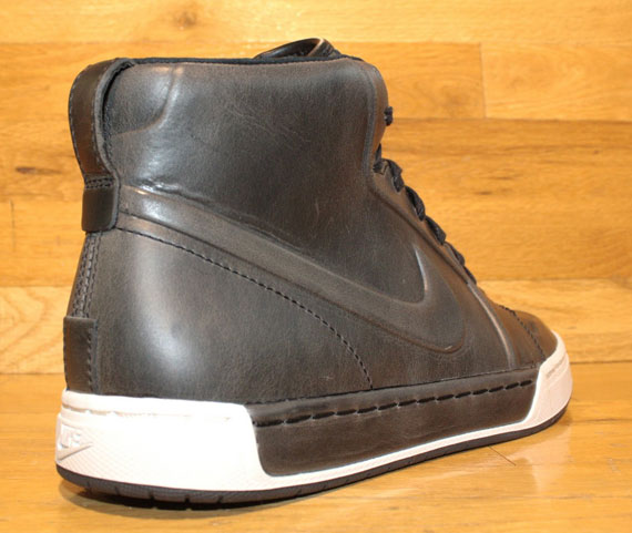 Nike Air Royal Mid Boot Leather Black 03