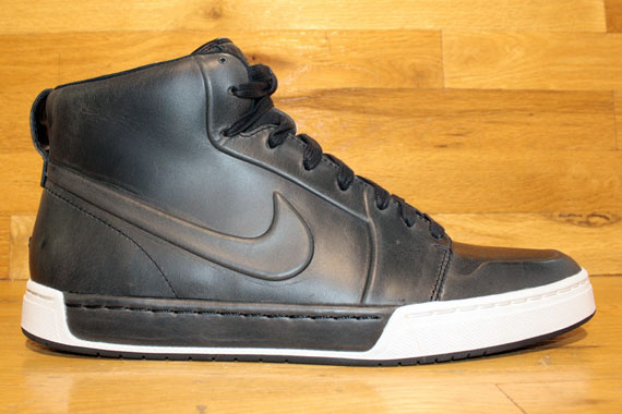 Nike Air Royal Mid Boot Leather Black 05