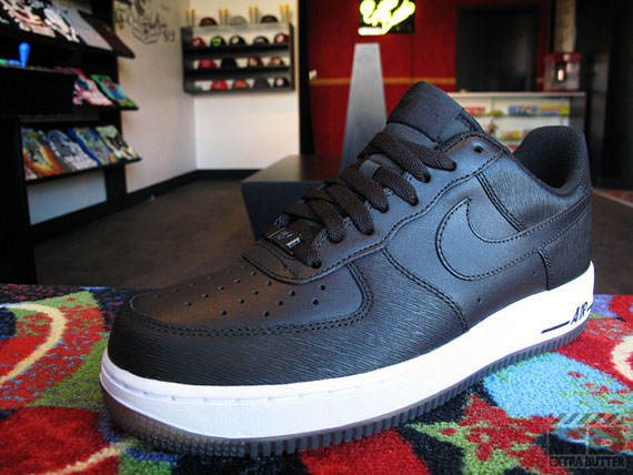 Nike January 2011 Releases Extra Butter 02