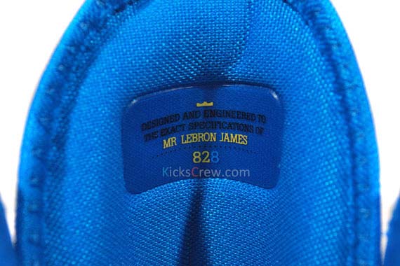 Nike LeBron 8 V/2 'Entourage' - Detailed Images - SneakerNews.com