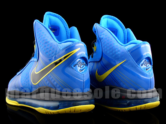 Nike Lebron 8 V2 Entourage New Images 01