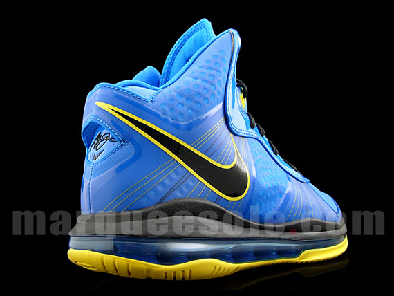 Nike Lebron 8 V2 Entourage New Images 05