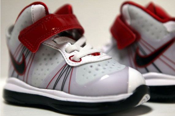 Nike Lebron 8 V2 Toddler 3