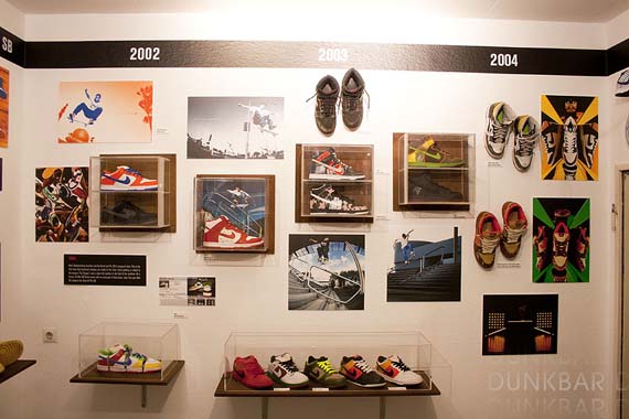 Nike Sb Dunk Exhibit Bright 22