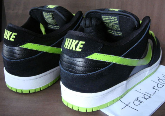 Nike Sb Dunk Low Neon Jpack Available On Ebay 03