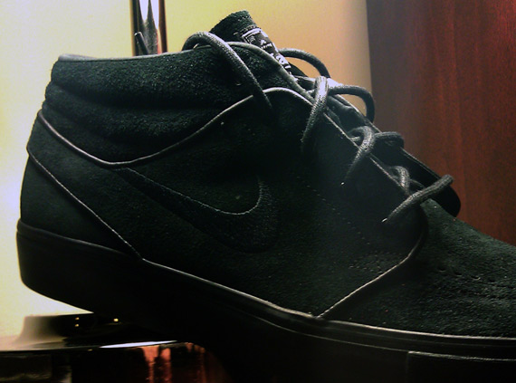 Perfect Exclusive Dazzling Nike SB Zoom Stefan Janoski Mid – Black Suede | Fall 2011 - SneakerNews.com