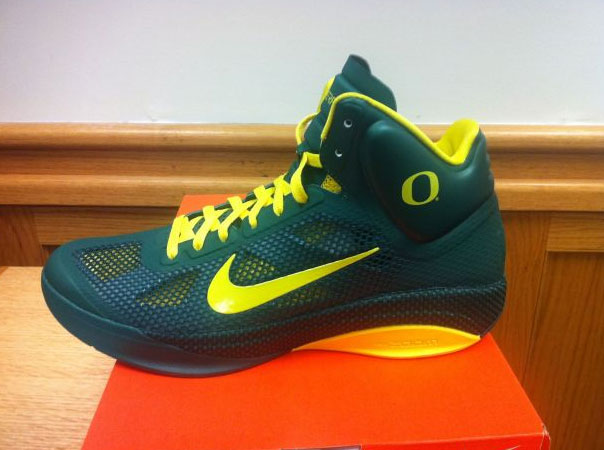 nike-zoom-hyperfuse-oregon-ducks-pe-02 Nike Zoom Hyperfuse Oregon Ducks Pe 02