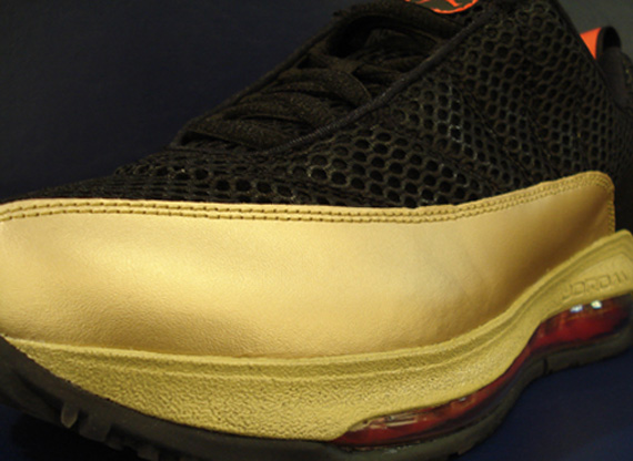 Jordan CMFT Max Air 12 GS – Black – Crimson – Metallic Gold