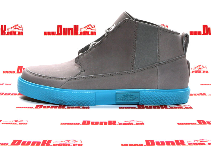 jordan-v2-grown-matte-silver-chlorine-blue-spark-1 Jordan V2 Grown Matte Silver Chlorine Blue Spark 1