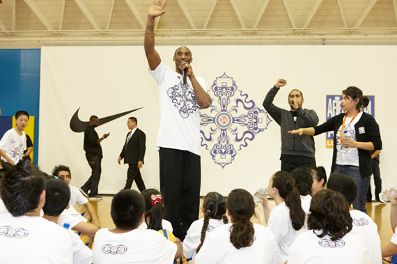 Kobe Bryant Kobe Vi Launch Clinic 05