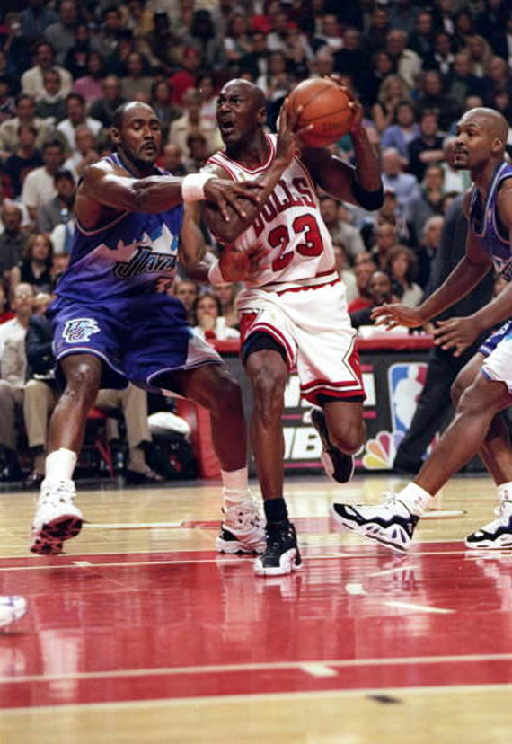 Michael jordan best sale wearing 8s