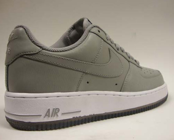 Nike Air Force 1 Low Medium Grey Clear Sole Textured 03