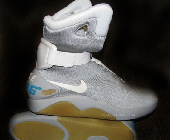 nike air mag look alike