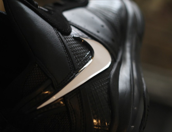 Nike LeBron 8 – Blackout PE-Inspired Customs