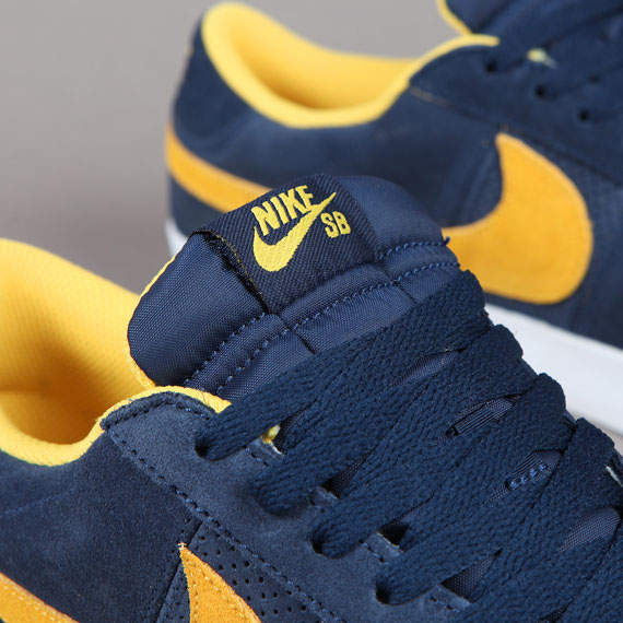 Nike Sb Blazer Low Navy Yllw 05