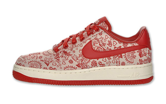 Nike Wmns Air Force 1 Low Amor Finishline 02