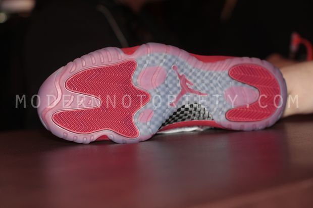 Air Jordan Xi Low Ie White Varsity Red 03