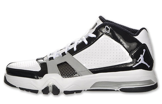 Jordan Jeter Captain - Black / White / Metallic Silver •