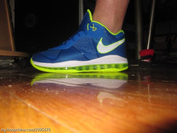 Nike Lebron 8 V 2 Low Blue Volt 01