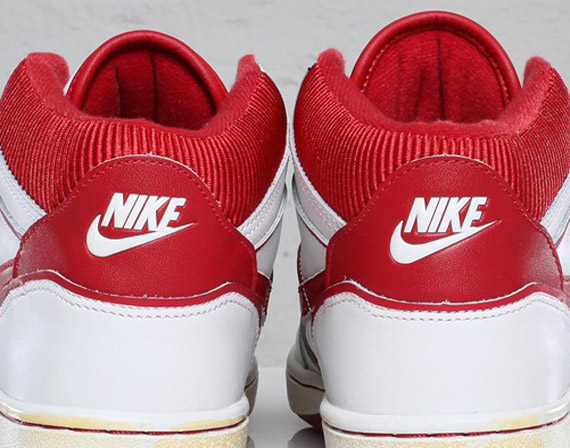 Nike Sky Force 88 Vntg White Red Available