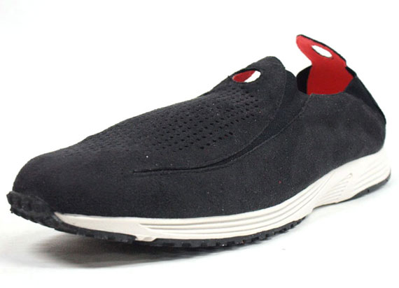 Nike Wmns Pocket Runner Black Red White 01