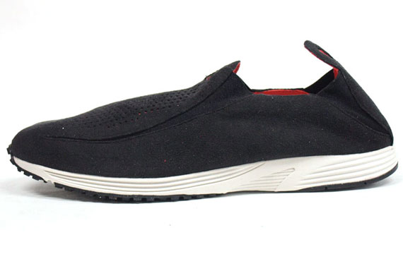 Nike Wmns Pocket Runner Black Red White 03