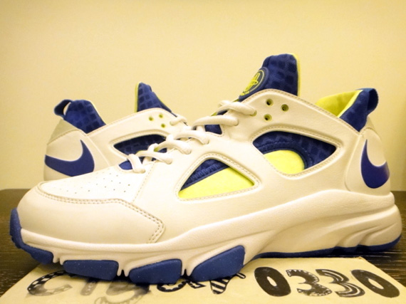 Nike Zoom Huarache TR Low - White - Blue - Volt | Sample on eBay ...
