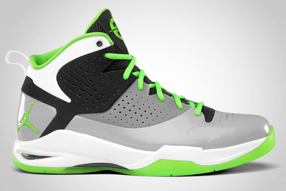 Air Jordan Fly Wade Radiant Green White Black 03