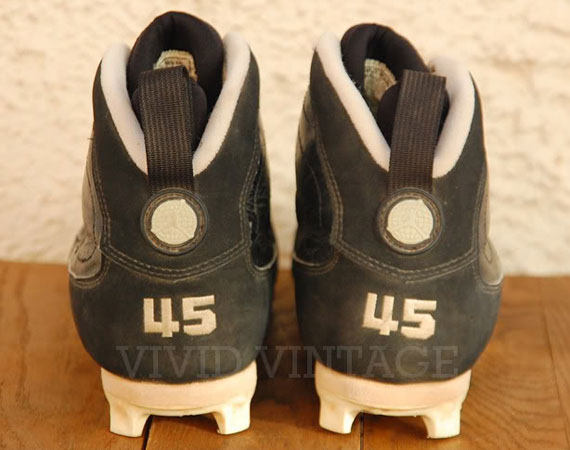 Air Jordan IX - Derek Jeter New York Yankees PE 