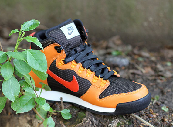 Nike Acg Lava Dunk Orange 00