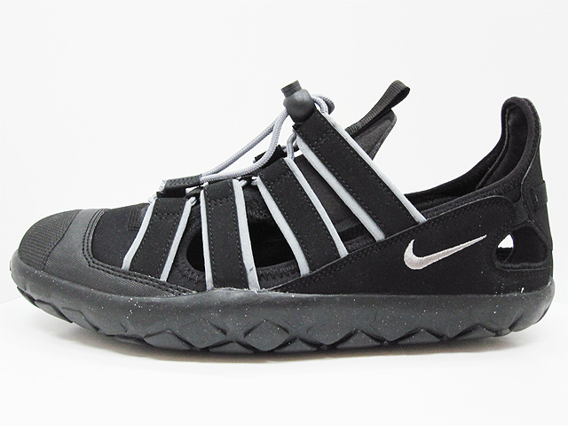 Nike Air Moc Vent Black White 1