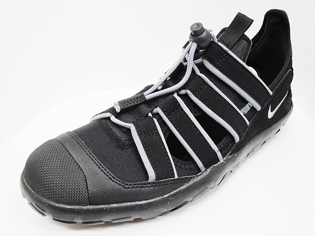 Nike Air Moc Vent Black White 2