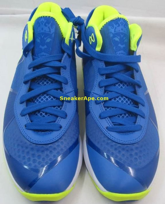 Nike Lebron 8 V2 Low Treasure Blue Volt New Images 4