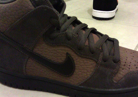Nike SB Dunk High – Brown Pebbled Leather