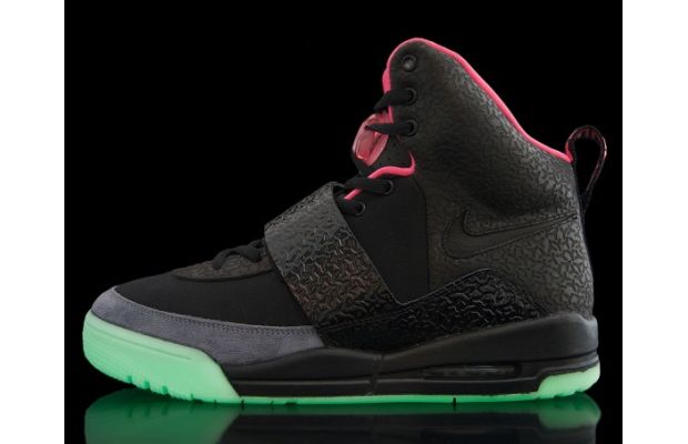 Nike Sportswear Kanye West Air Yeezy Black 570x453