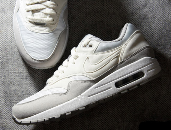 Nike WMNS Air Max 1 'Milky'