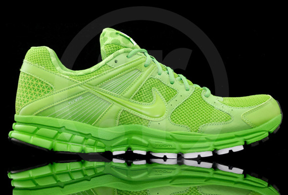 Nike Zoom Structure Triax Green Apple White 01
